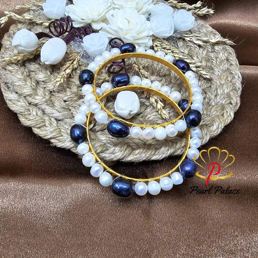 Classic Beauty_ Water Round Pearl & Rice Pearl Bangle — 2