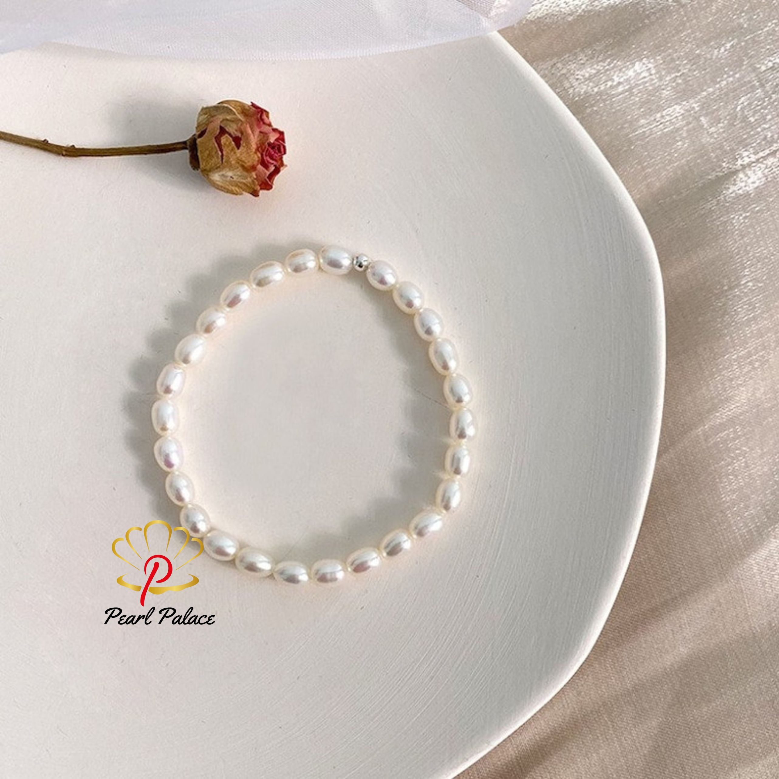 White Elastic Freshwater Pearl Bracelet